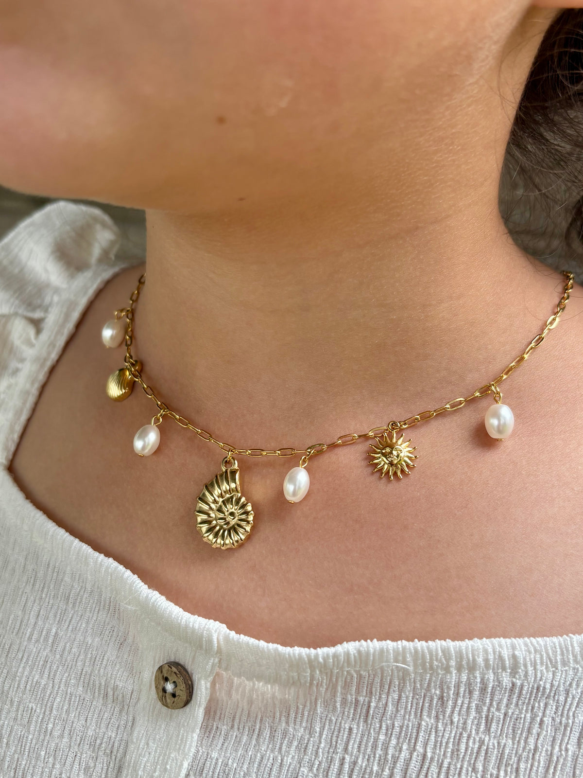 Collier Aora